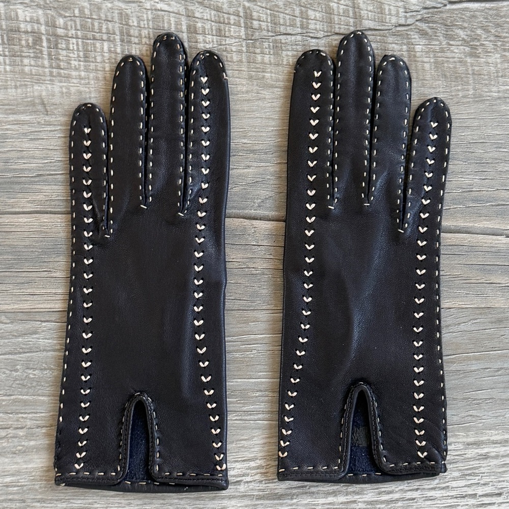 Vintage Leather Whipstitched Driving Gloves in Navy (size XS)